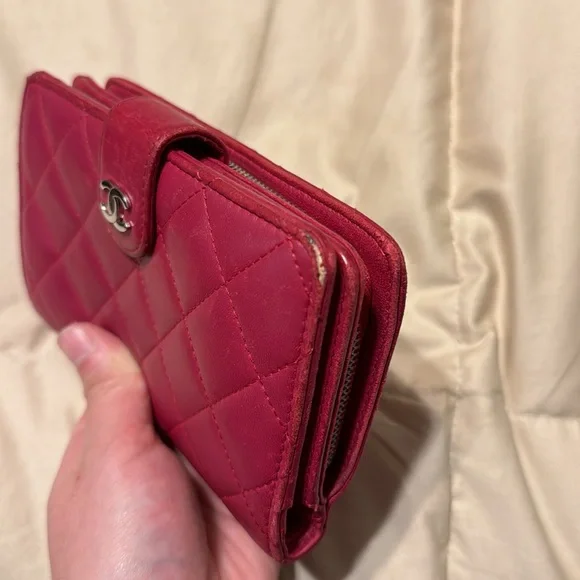 CHANEL • CC French Lambskin Wallet (RARE COLOR) - Picture 10 of 12